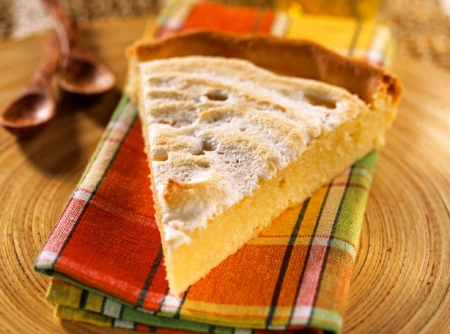 Bolo de mandioca com leite condensado e coco