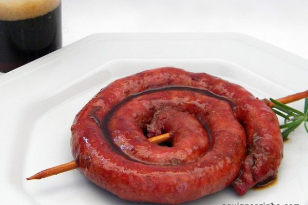 Linguiça Enrolada com Cerveja Malzbier