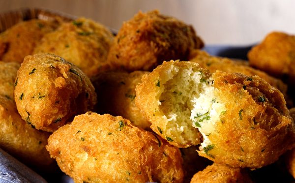 Receita saudável de bolinho de bacalhau assado