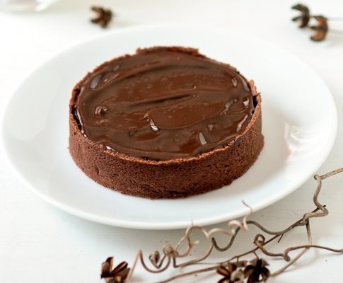 Tartelette de caramelo, nozes e chocolate