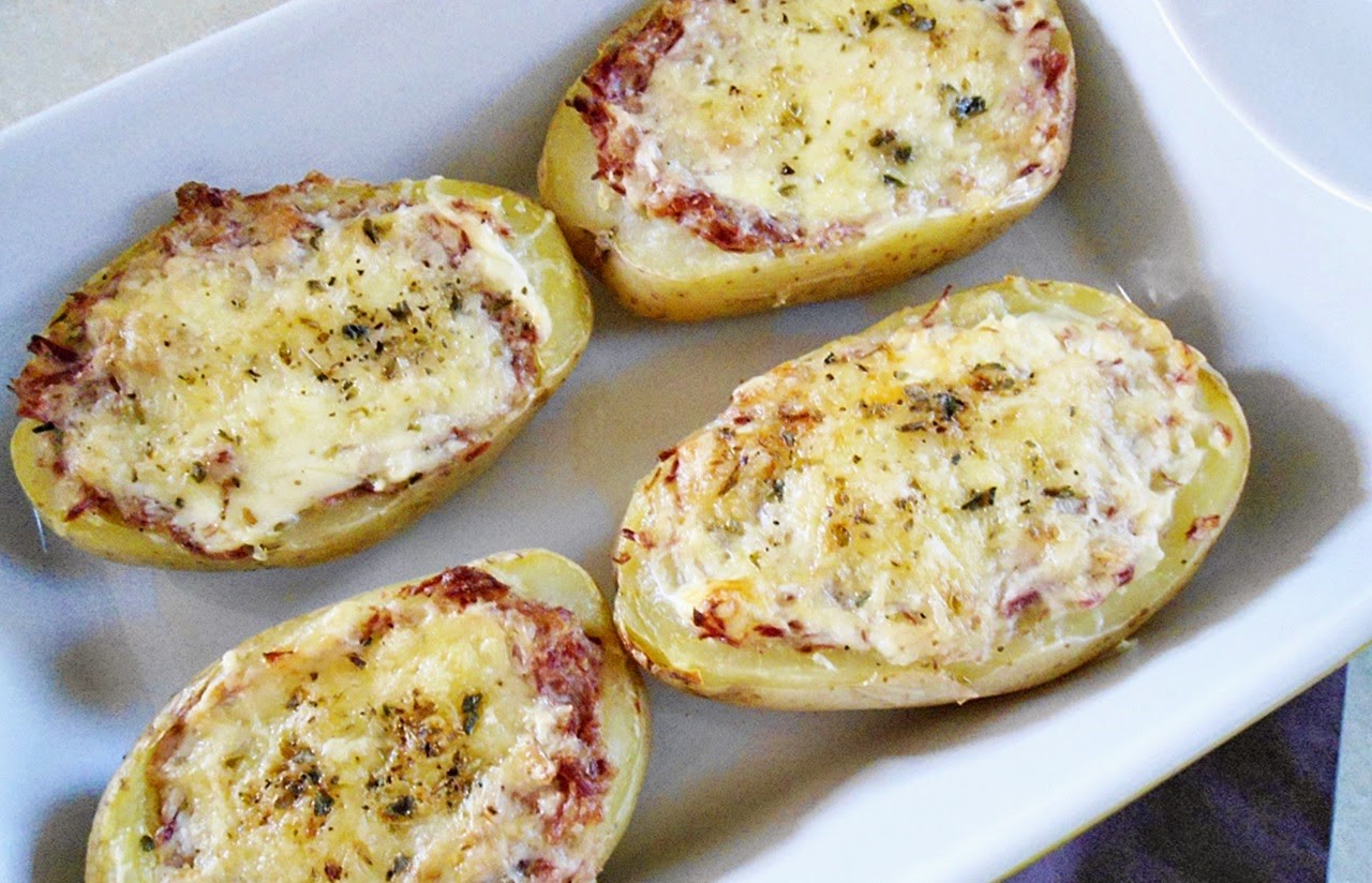 Batata recheada com carne desfiada e queijo - Receitas Mais Batata recheada com carne desfiada e queijo - Receitas Mais