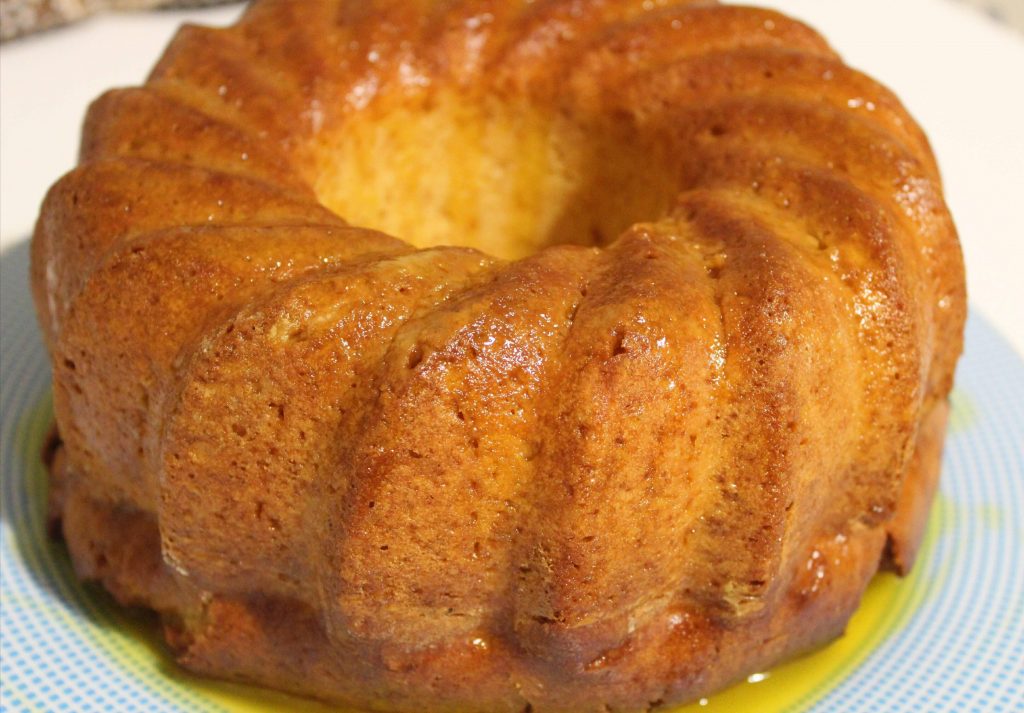 Bolo de laranja na batedeira: Receita passo a passo - Bolos para