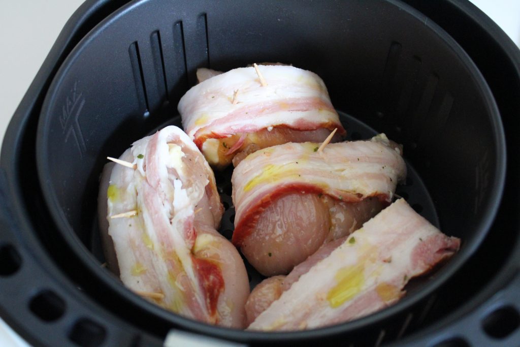 Filé de frango com bacon recheado com catupiry na airfryer