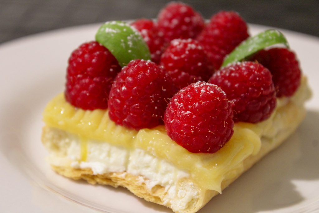 Torta de limão e framboesa