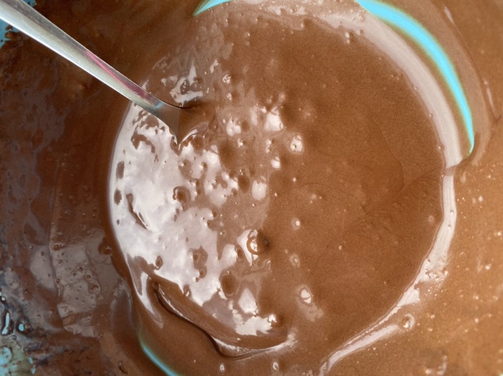 Leite com chocolate cremoso (Dalgona Chocolate)