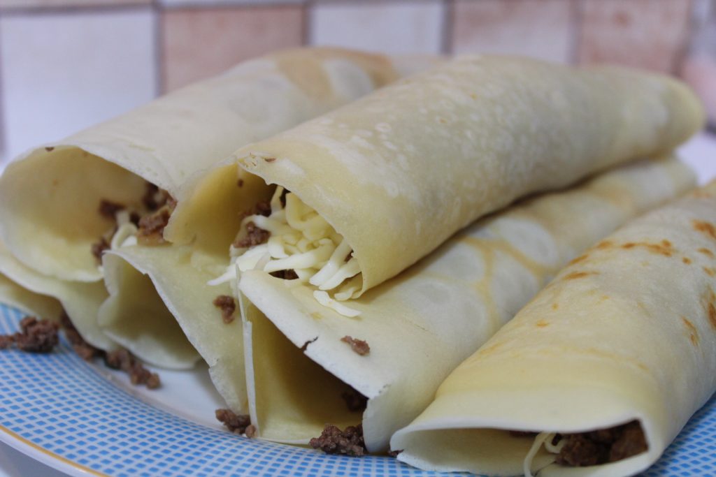 Panqueca de carne com queijo