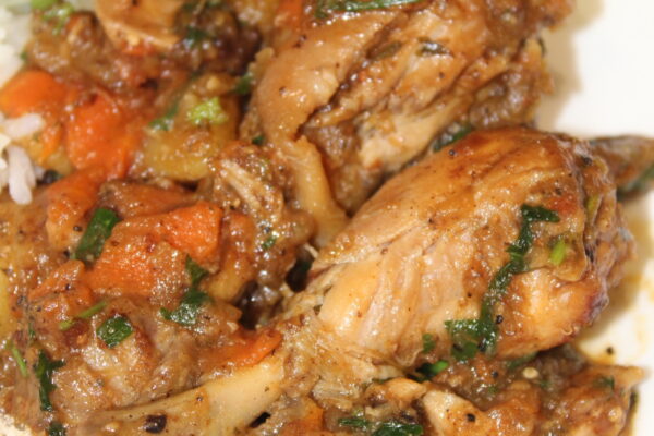 Receita de frango de panela suculento e saboroso